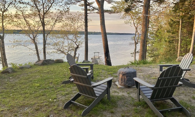 Round Pond House | Inviting Waterfront Home on Muscongus Bay with Private Dock