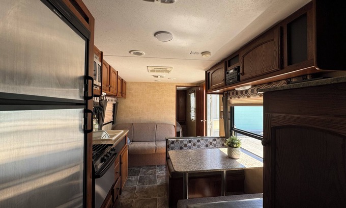 Blind Bay Resort | Premier Waterfront RV Stays at Blind Bay Resort