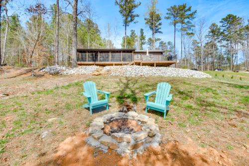 Seneca House | Scenic Waterfront Seneca Cabin with Oceanfront Views