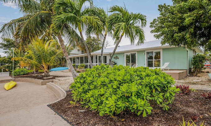Big Coppitt Key House | Scenic Waterfront Home with Dock, Kayaks & Pet-Friendly Stay