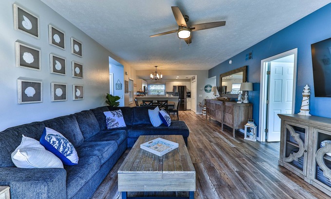 Crystal River Condo | Waterfront Retreat for 6 with Private Dock & Heated Pool