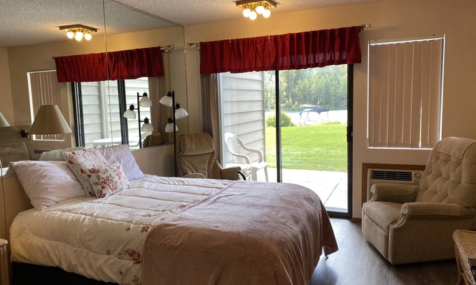 Bigfork Condo | Scenic Waterfront Studio with Pool & Spa Overlooking Flathead Lake