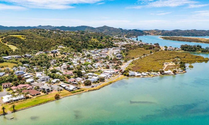 Ngunguru House | Waterfront Sunsets Studio