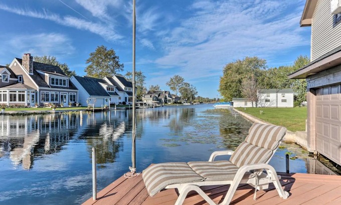 Enchanted Hills House | Idyllic Waterfront Syracuse Home with Fire Pit & Kayaks