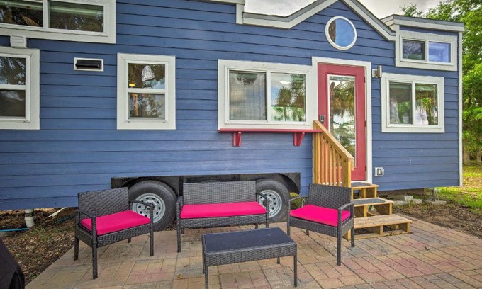 Daufuskie Island House | Waterfront Tiny House with Private Dock & Family-Friendly Perks