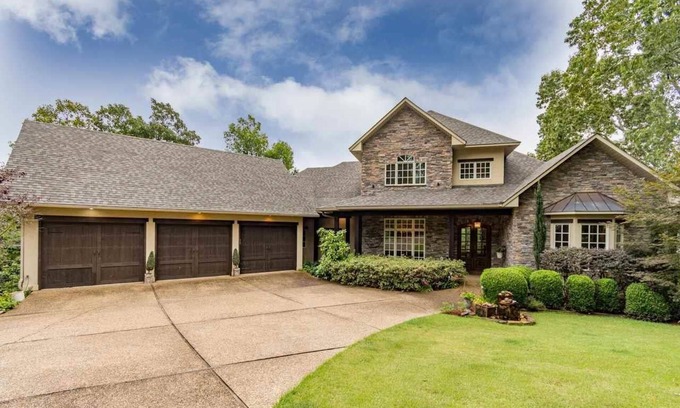 Hot Springs Village House | Waterfront Retreat with Boat Dock & Media Room Experience