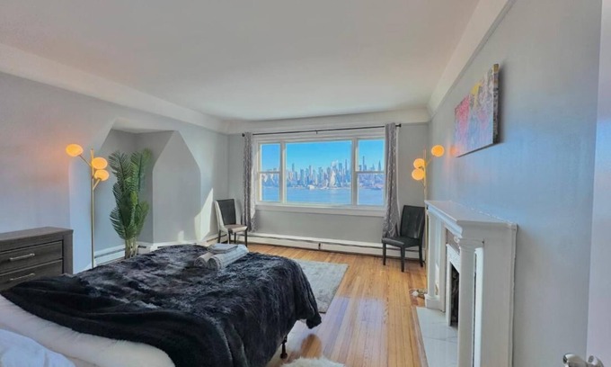Weehawken Apartment | Waterfront NYC skyline views