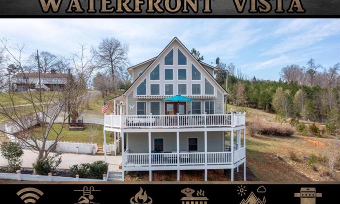 Dandridge House | Waterfront Vista: Family-Friendly Haven with Hot Tub