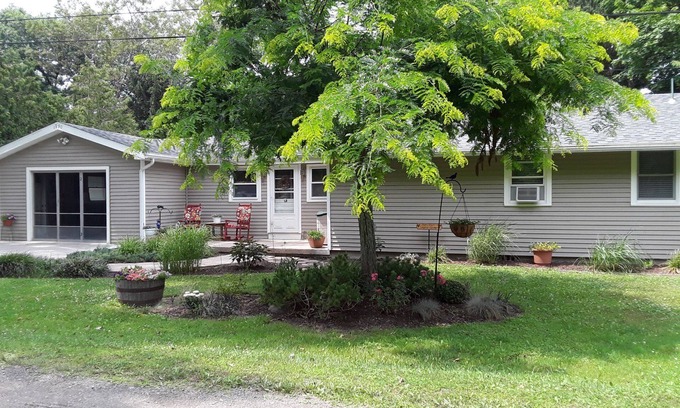 Waterport Cottage | Pet-Friendly Waterfront Cottage: Fishing & Scenic Views
