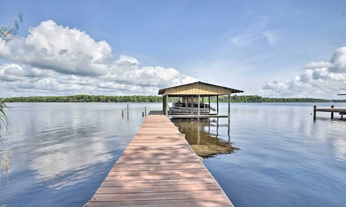 Welaka House | Scenic Welaka Escape with Private Docks & Ocean Views