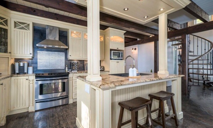 Saint-Raymond Ski Chalet | Waterfront Retreat with Breathtaking Views and Spa Access