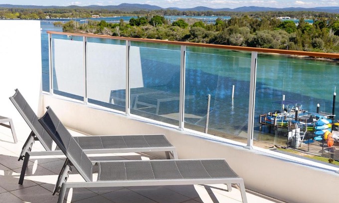 Forster Apartment | Experience Waterline 303: Top-Rated Family Retreat
