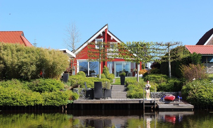 Timmel Apartment | Discover Waterloft Timmel: Idyllic Waterside Retreat