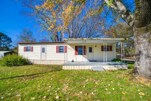 Waterloo House | Family-Friendly Waterloo Home Near Pickwick Lake Fishing