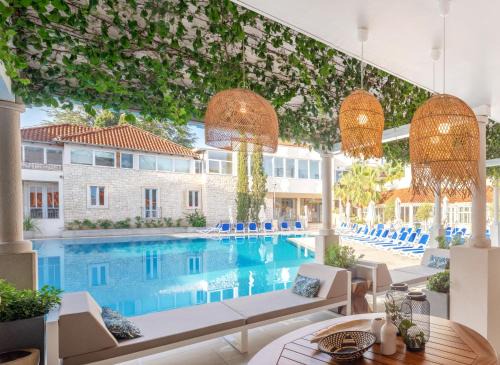 Supetar Resort | All-Inclusive Waterman Svpetrvs Resort with Oceanfront Pool