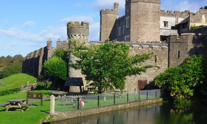 Watermouth Cottage | Discover Watermouth Castle: Pet-Friendly Rhododendron Apartment