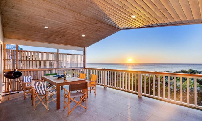 Frankston House | Discover Waters Edge: Oceanfront Haven for Families