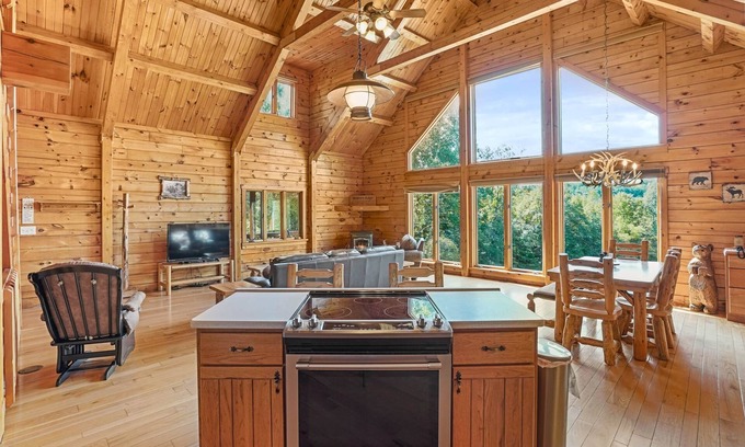 Creola House | Nature Retreat at Waters Edge: Guest Rated 9.8/10