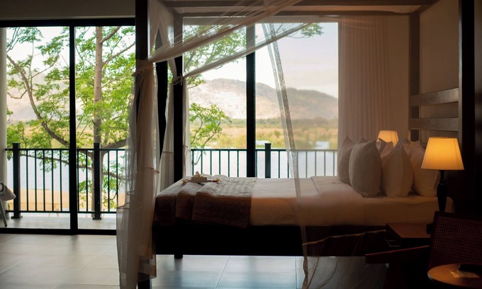 Liwonde Hotel | Discover Waters Edge Liwonde: Poolside Family Retreat