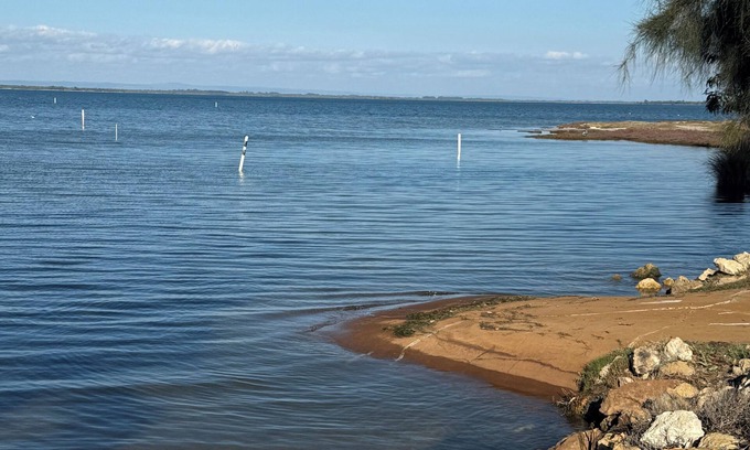 Bouvard House | Waters Edge Retreat. right on the estuary shores