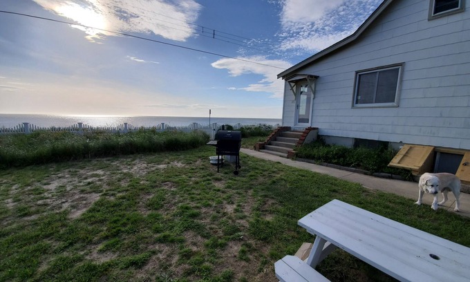 Town Bank House | Pet-Friendly Beachfront Cottage with Ocean View in Cape May