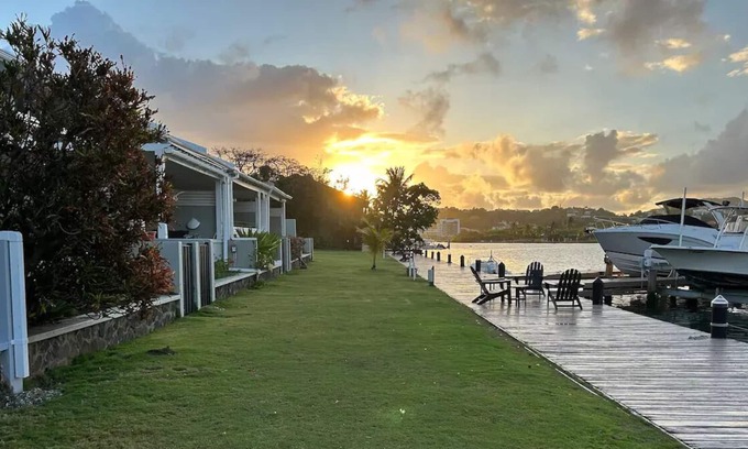 Rodney Bay Condo | Waterside 3 Bed Condo Close To Beach