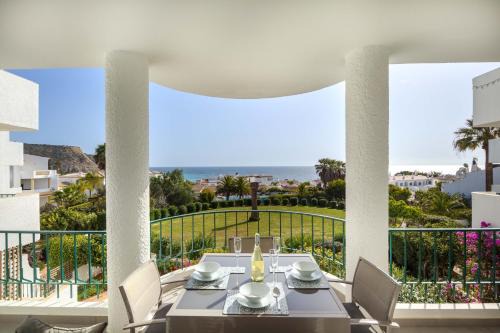 Praia da Luz Apartment | Seaside Serenity: 3 Bedroom Retreat with Stunning Views
