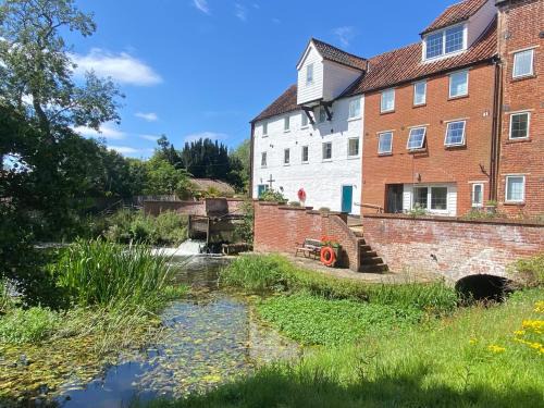Dereham Apartment | Relaxing Retreat at Waterside, Elmham Watermill in Norfolk