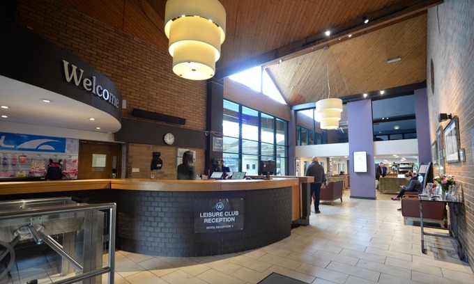 Didsbury Hotel | Waterside Hotel & Leisure Club: Relax by the Poolside