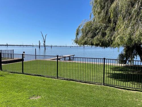 Mulwala House | Family-Friendly Retreat at Waterside Mulwala Awaiting You