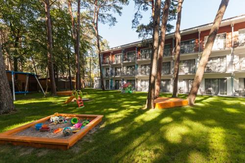 Darlowko Resort | Tranquil Waterside Resort with Oceanfront Pool Access