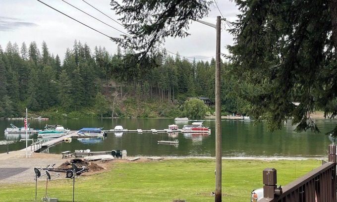 Spirit Lake Cabin | Waterview, 2Bd/2Ba, W/D, Full Kitchen, A/C, Deck, BBQ, Boat slip, Firepit, Pets
