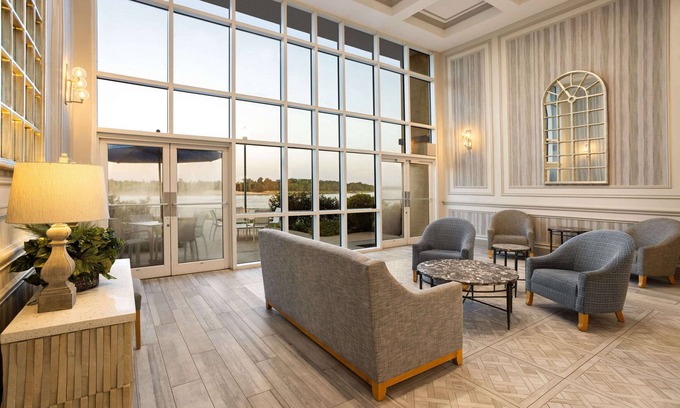 Vicksburg Hotel | Experience Comfort at WaterView Casino & Hotel by Wyndham