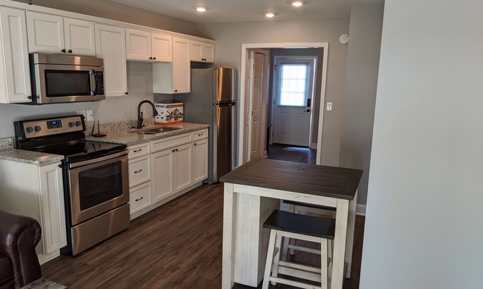 Athens Condo | Cozy Waterview Condo at Bay Village Near Lucy Branch Marina