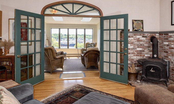 Gloucester House | Water Views with Spa & Hot Tub Near Gloucester Harbor