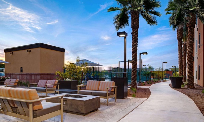 Deer Valley Hotel | Relax at WaterWalk Phoenix - North Happy Valley, Rated 9.6/10