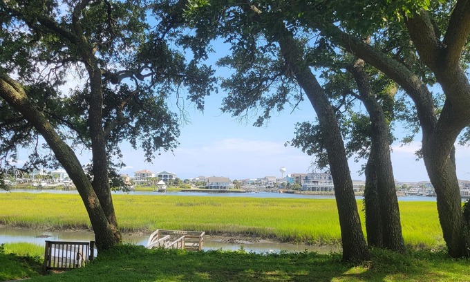 Ocean Isle Beach House | Waterway House: Family-Friendly Retreat with Ocean Views