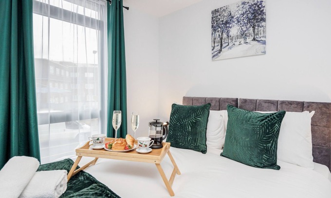 Watford Apartment | Watford Cassio - Modernview Serviced Accommodation Awaits