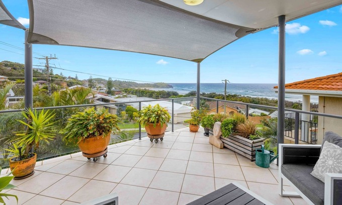 Port Macquarie Apartment | Watonga Rocks - couples retreat