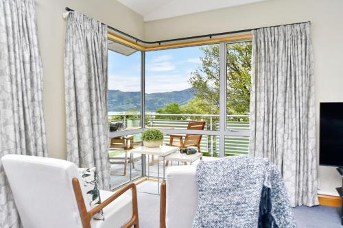 Akaroa House | Pet-Friendly Watson Street - A 4-Star Family Retreat