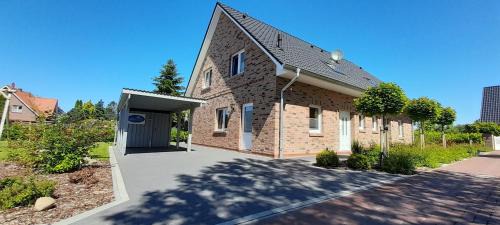 Nordseebad Burhave House | Oceanfront Getaway at Wattn Huus 1 - Rated 9/10 by Guests