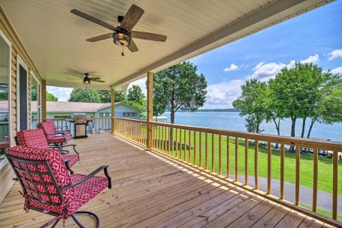 Spring City House | Watts Bar Lake Escape: Private Boat Dock & Ocean Views