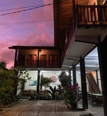 Watukarung House | Discover Watukarung Sackstone Guesthouse with Oceanfront Views