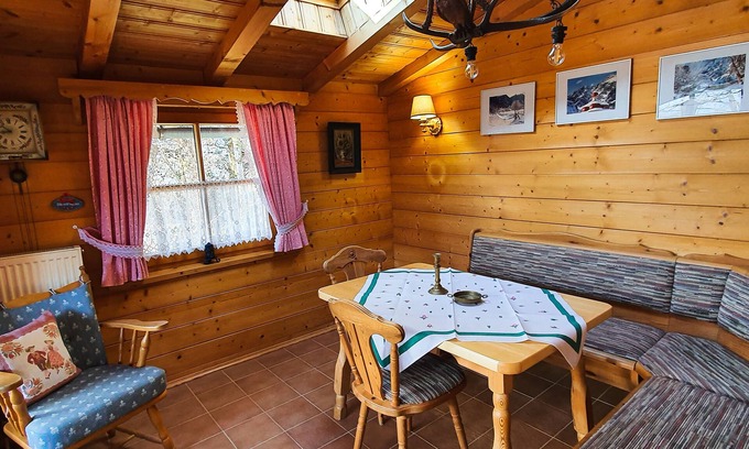 Berchtesgaden Apartment | Watzmann Wohnung: Family-Friendly Retreat with Balcony