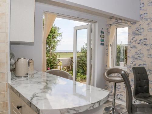 Hornsea House | Wavecrest: Family & Pet Friendly 4-Star Getaway