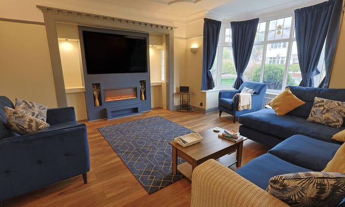 Rhos on Sea House | Memorable Oceanfront Stays at Waves of Memories Rhos