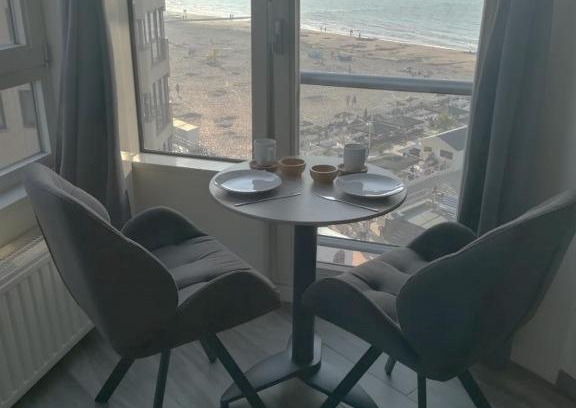 Westende Apartment | WAW Vakantie Appartement: Guest Rated 9.4 with Ocean Views