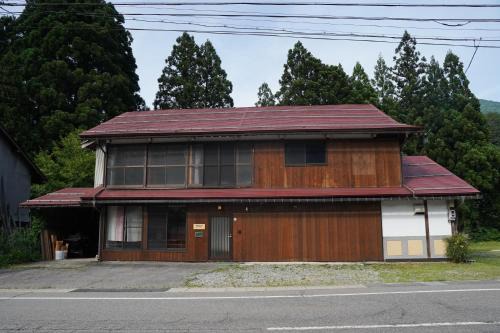 Shirakawa Apartment | Discover WAY SHIRAKAWAGO: Private Parking & Family-Friendly
