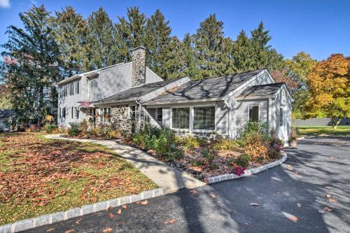 Wayne House | Family-Friendly Wayne Home with Large Yard Near Philly
