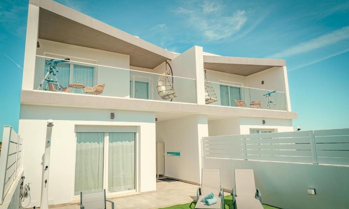 Vila do Bispo House | Oceanfront Wayra Lodge: Guest Rated 9.5/10 & Pet Friendly